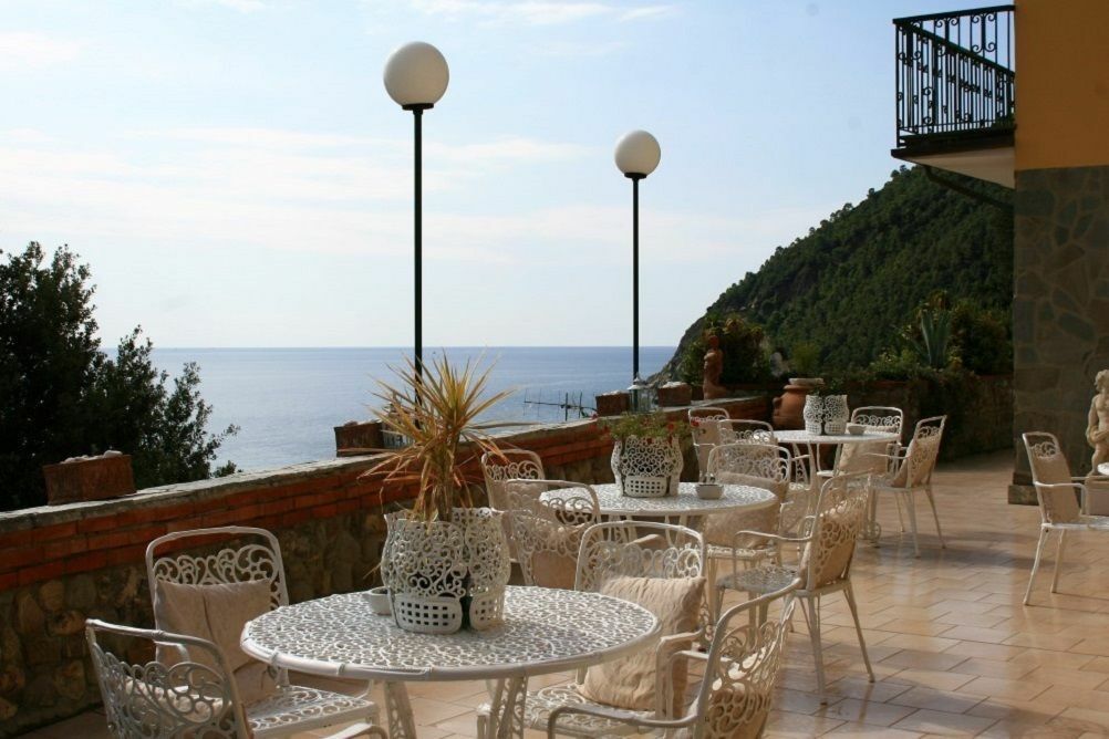 Hotel Leopold Moneglia Exterior photo